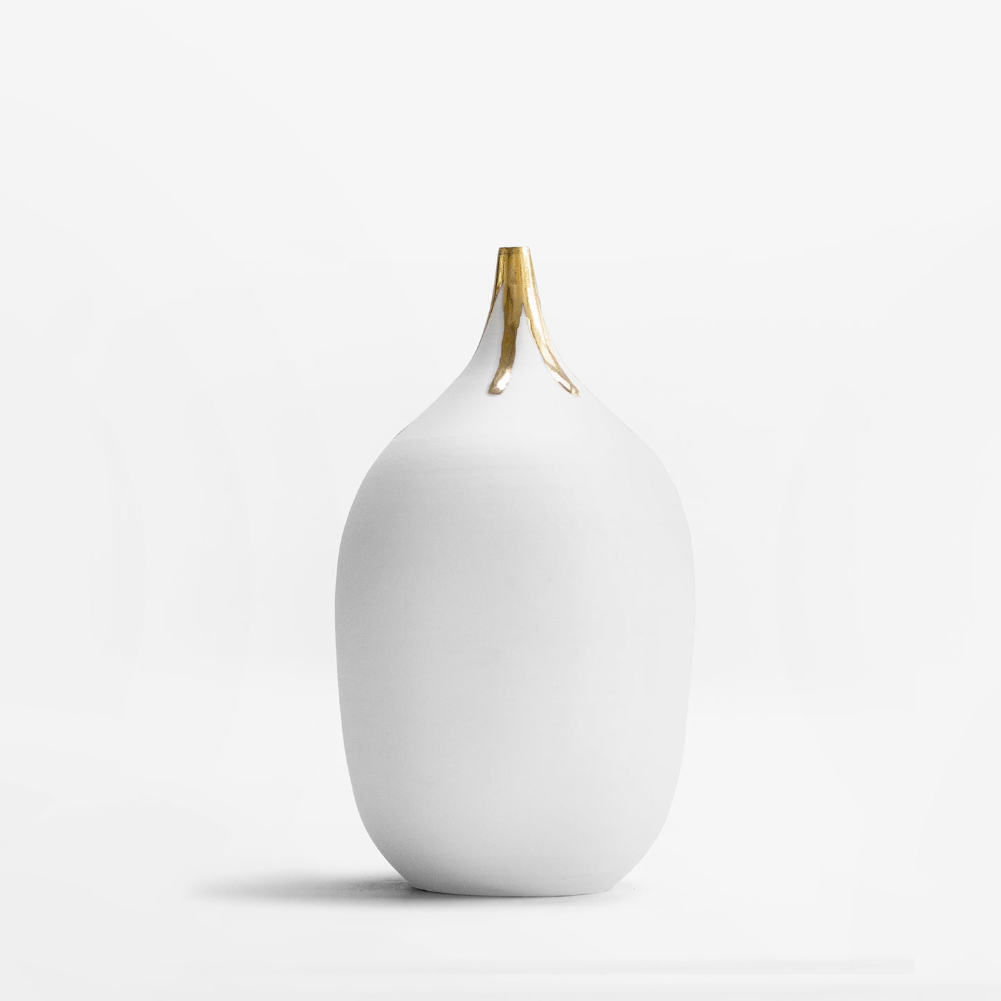 #4 Porcelain Una Vase - 24 Carat Gold Drips